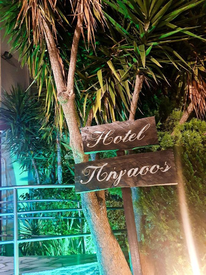 Pegasus Hotel & Coastal Cafe カラ・ネラ エクステリア 写真